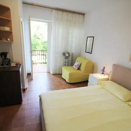 Martina Mit Terrasse By Interhome Lejlighed