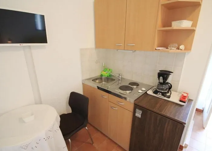 아파트 Martina Mit Terrasse By Interhome *