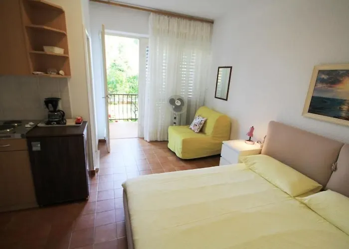 Martina Mit Terrasse By Interhome Apartamento